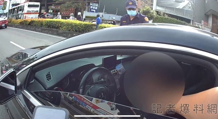 車停路中睡死"警"敲門 駕駛遭盤查無照又有K毒 67 32D8E71E E2FF 4C00 917B 8CB027F3FD4B | 社會 社會 記者爆料網