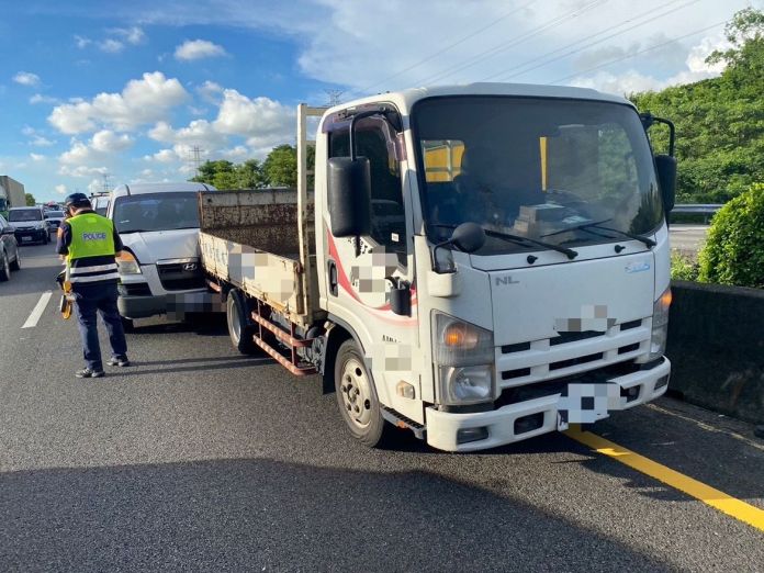 未保持安全距離釀禍! 國道1北向路段4車追撞車流回堵30分 75 | 社會 社會 記者爆料網