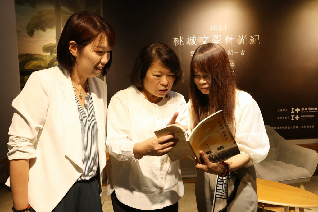 市長與鍾文音作家暢聊文學