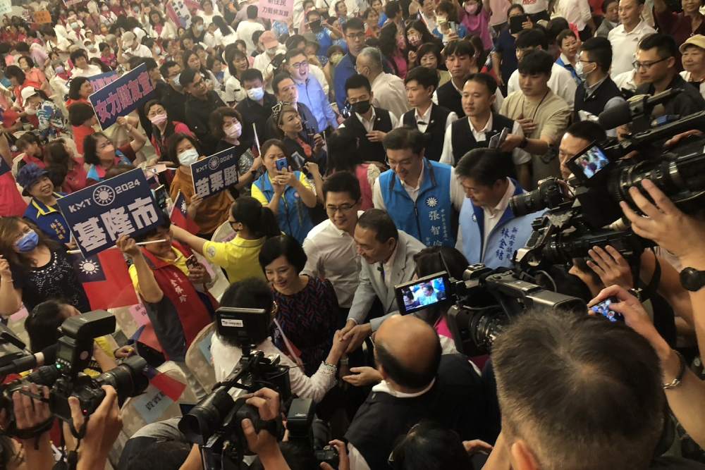 讚許郭台銘是財經界俊傑 侯友宜:用最大誠意登門請益 280 讚許郭台銘是財經界俊傑 侯友宜:用最大誠意登門請益 279