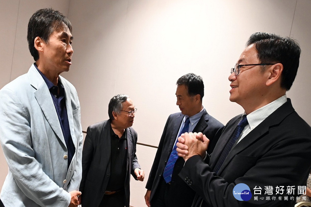 桃園市長張善政率團訪美招商,介紹桃園投資環境盼引進新技術。