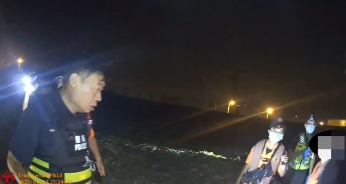 (農曆七月海中救人片)農曆七月暗夜走進海中 警消海巡協力救人防止「抓交替」 72 | 社會 社會 記者爆料網