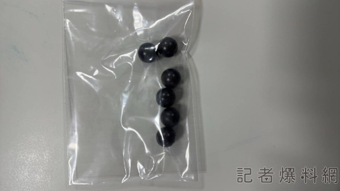 開槍!台東汽車保養廠店門口 小貨車破璃裂現場遺留3顆BB彈 64 開槍!台東汽車保養廠店門口 小貨車破璃裂現場遺留3顆BB彈