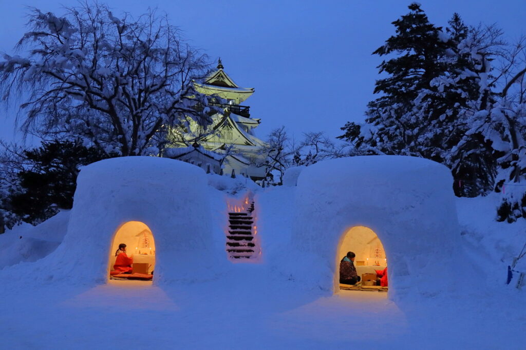 橫手雪屋