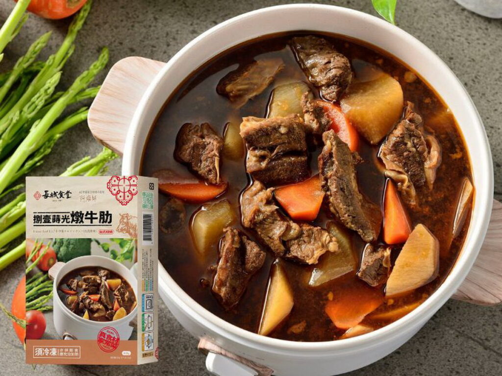 長城食堂1981推出的牛肉麵商品,每一口肉的質感都非常豐富,肉質滑嫩鮮美