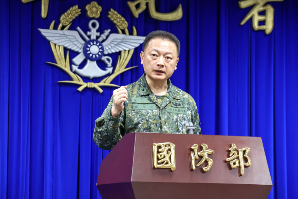 網傳共軍093型「商級」核潛艦在台海發生意外 國防部：無消息證實 279