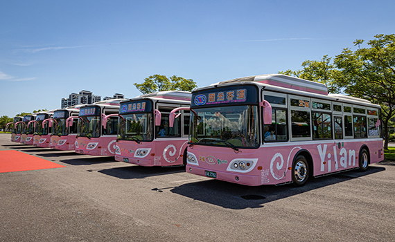 宜縣汰換老舊公車 實現「綠能、減碳」嶄新電動公車上路