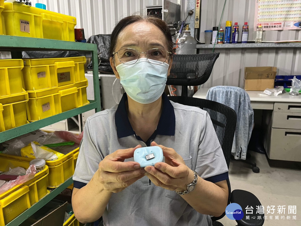 企輔團設計客製化的模型,解決細小零件難以抓握和固定的問題。<br /><br />