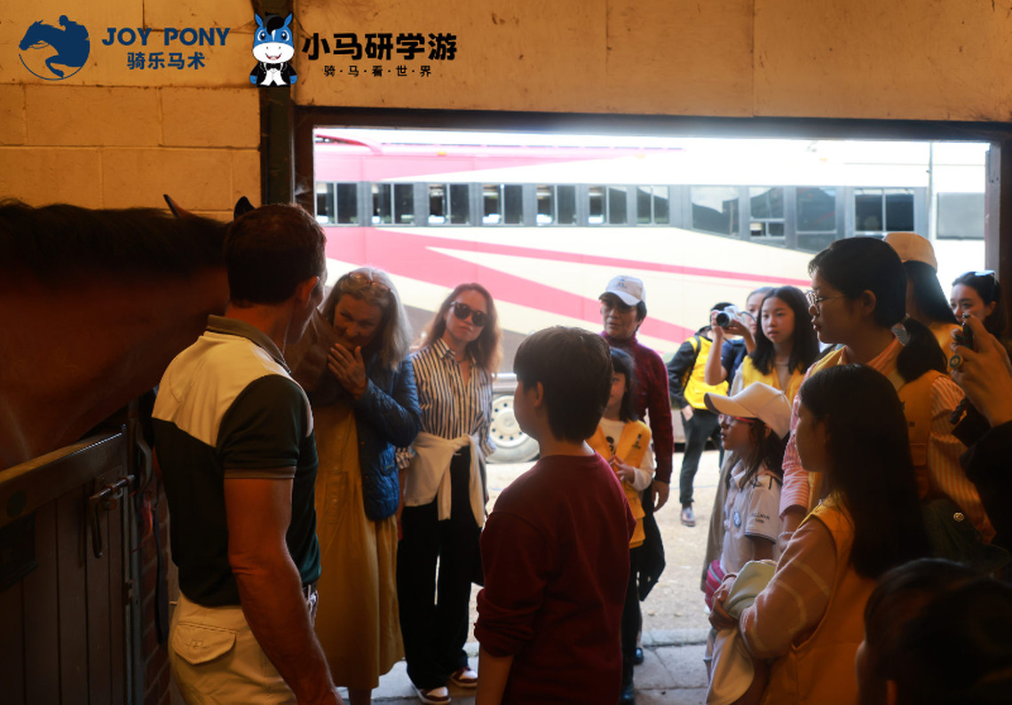 馬術夏令營成暑期香餑餑!從中國大陸到英國去騎馬
