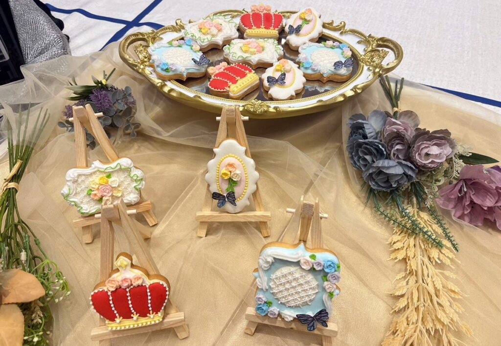 學生陳昱蓁獲得糖霜餅乾展示金牌作品。