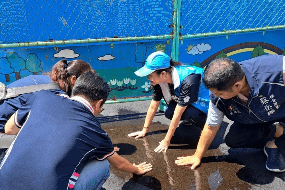 萬華昆明街天坑又積水 里長要市府立即改善 279