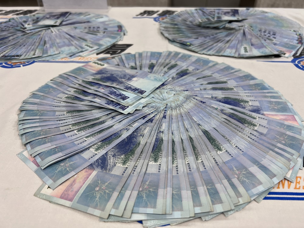 海外寄香氛蠟燭回台藏毒品　警溯源五層先後逮五人 297