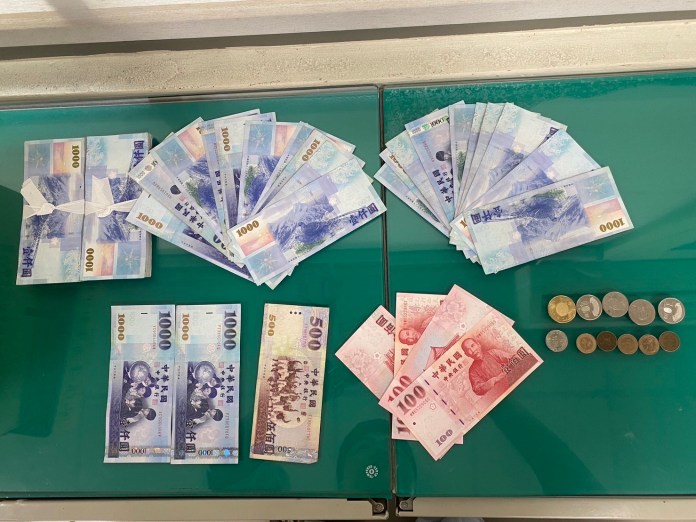 100萬玉石22萬元賤賣!女子親友借一輪匯款遭騙 警方逮捕嫌犯追回失款 70 | 社會 社會 記者爆料網