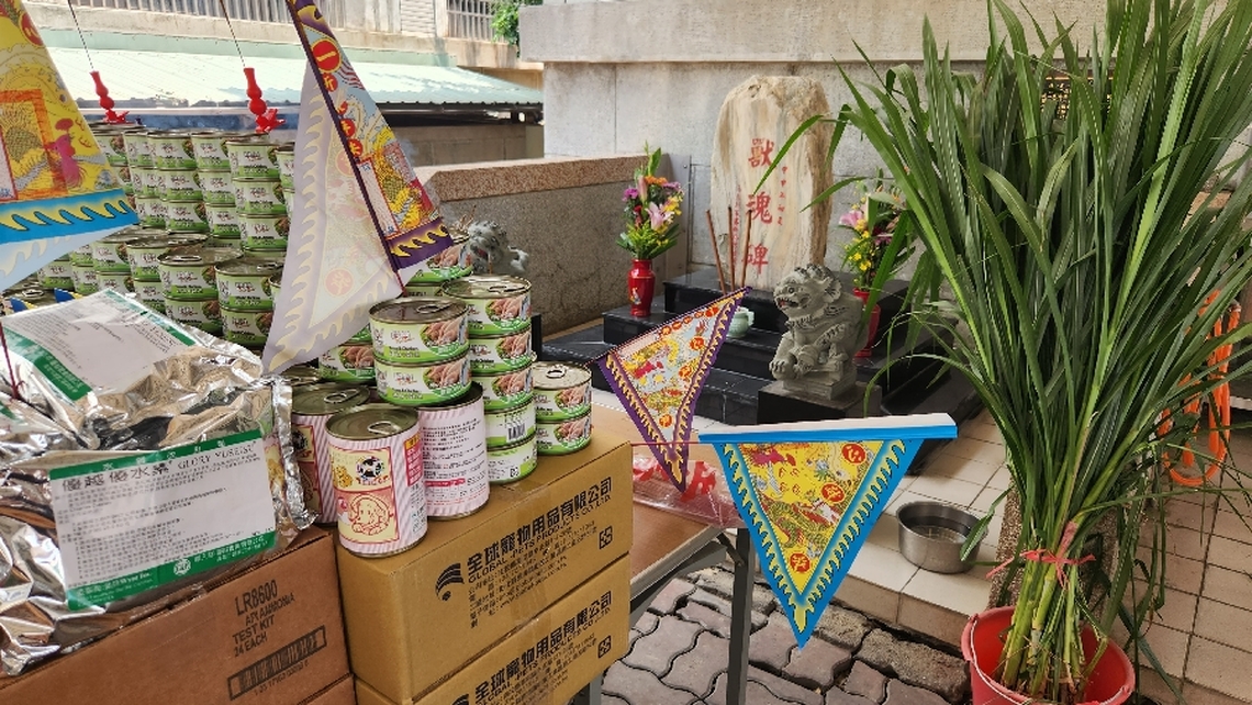 一年一度專屬動物界的中元祭拜 全台最幸福獸魂碑 嘉義縣家畜所祭拜獸魂碑傳承60年