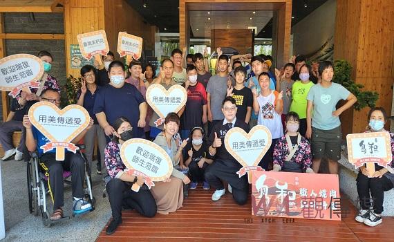 美妝、美食攜手傳遞愛 瑞復益智師生體驗「一日廚師」、「一日彩妝師」