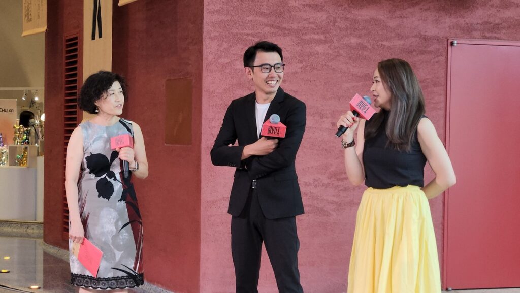 歌劇院藝術總監邱瑗、《灰姑娘》指揮林勤超、演員石易巧,藝術對話。(圖/陳惠玲攝影)