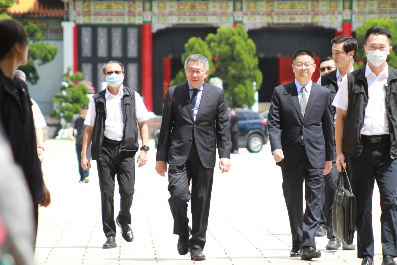 【柯P大戰略2-2】南部支持度沒想像中低 柯文哲加重南部行程比例 290 民眾黨總統參選人柯文哲23日赴忠烈祠。(方炳超攝)