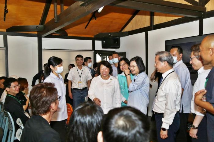 總統蔡英文訪視嘉義舊監獄 黃敏惠市長籲中央全額負擔加速舊監修復