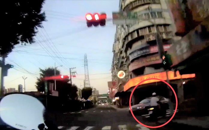 酒駕騎士狂催油門逃3.5公里 警緊追不捨時速「ㄍㄧㄥ」破百 74 212 15 | 社會 社會 記者爆料網