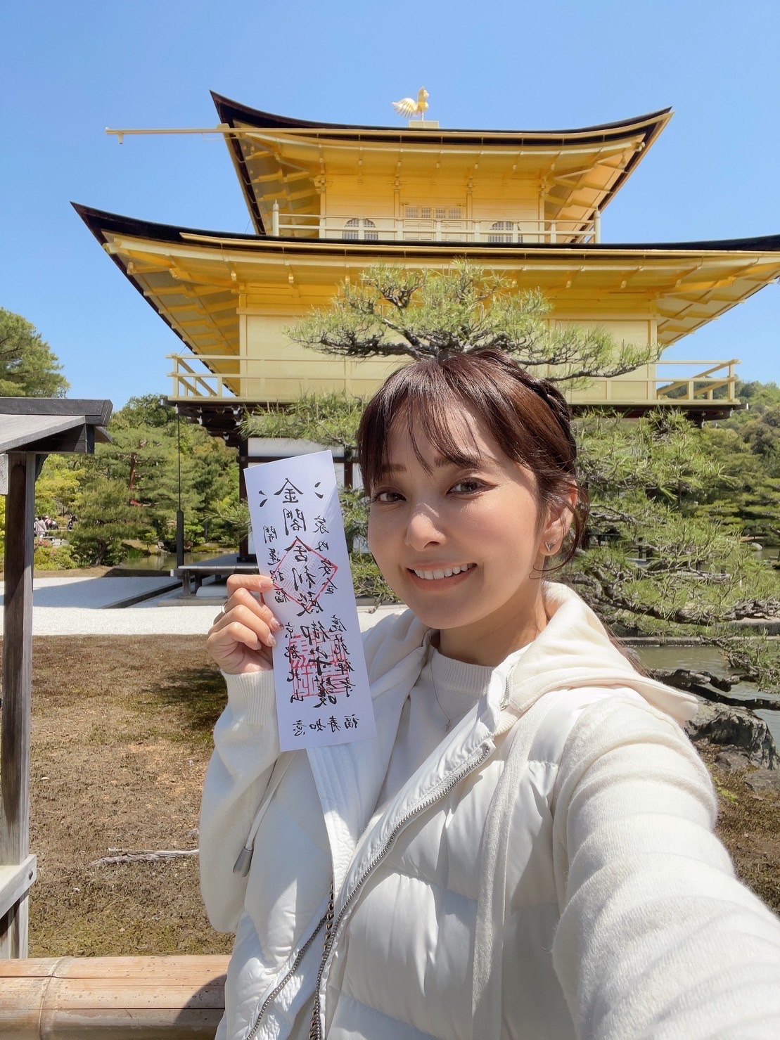 愛紗去日本京都金閣寺求得的平安符,保佑出入平安。(照片/愛紗提供)