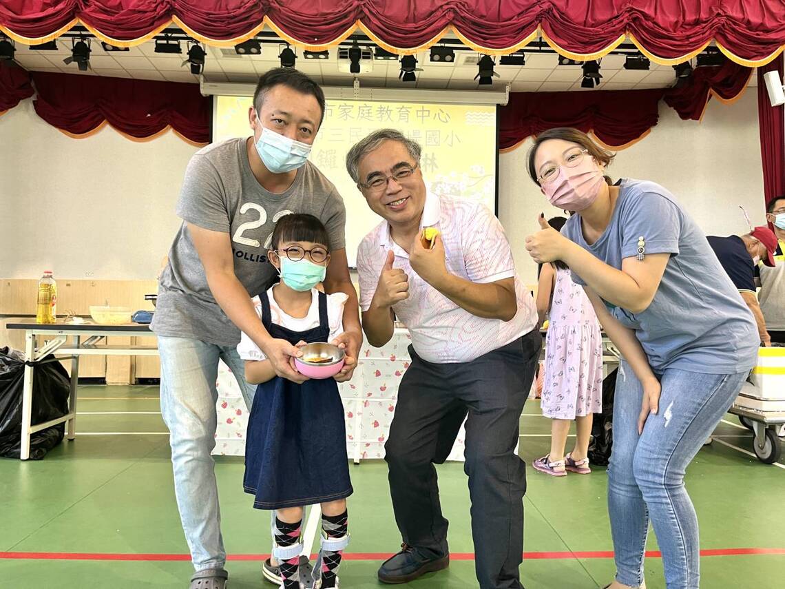 漾新聞|河堤國小祖孫週活動 透過繪本與手作銅鑼燒 打造三代共學健康概念