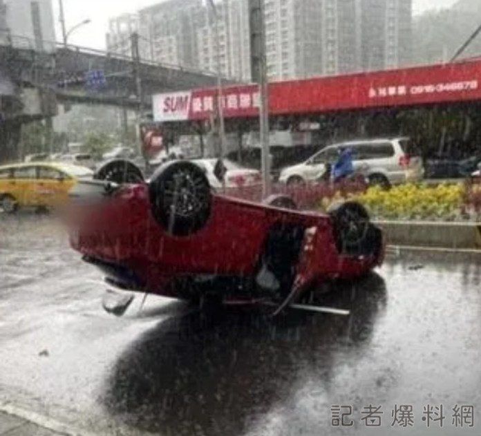 愛快羅密歐自撞分隔島 消防分隊前翻車駕駛酒駕被逮 68 愛快羅密歐自撞分隔島 消防分隊前翻車駕駛酒駕被逮