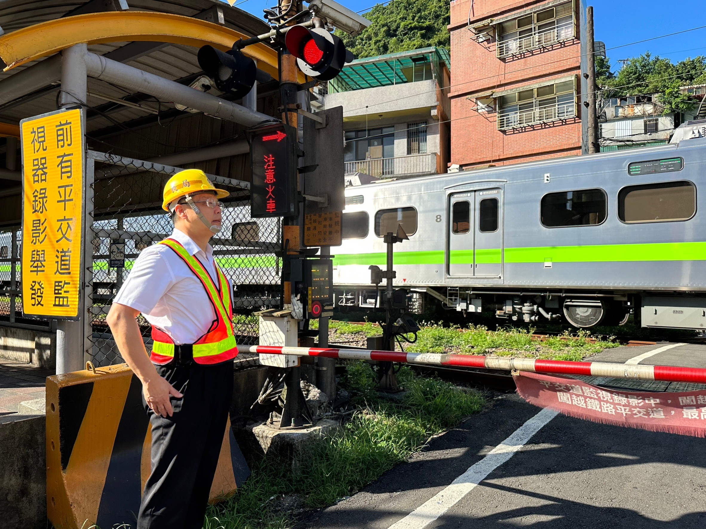 確保行車安全 杜微視察落石告警系統實際運作情形