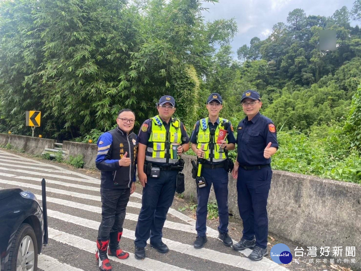 交通平安月,溪警執法維護道交安全。