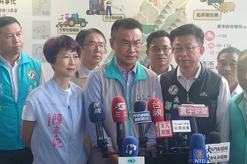 陳吉仲受訪回應侯友宜提調高老農津貼。中央社