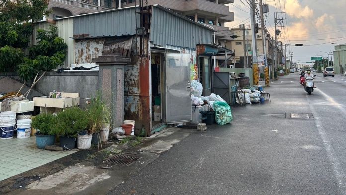 (同號百元假鈔片)店家注意! 苗栗檳榔業者1個月內收到兩張同號百元假鈔 70 | 社會 社會 記者爆料網