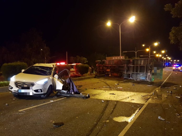 20歲男駕車擦撞路樹失控 衝入台9線北上車道撞大貨車釀1死3傷 68 S 487702560 | 社會 社會 記者爆料網