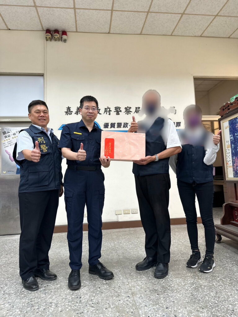 小黃司機司機「阿棋」與本分局員警配合下，成功查獲詐騙集團收水車手