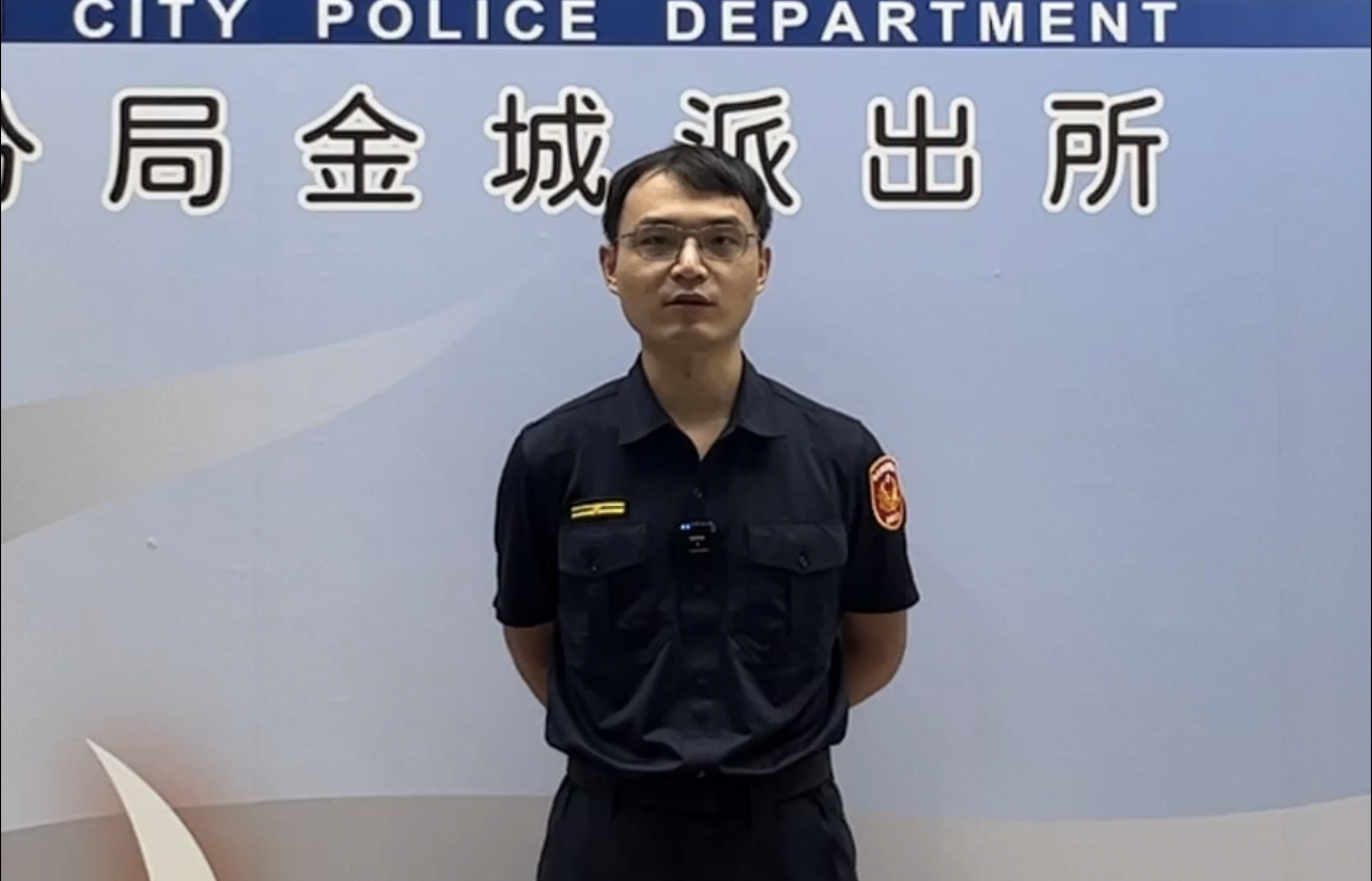 金城派出所所長曾鐘錡說明。（記者徐煜勝翻攝）