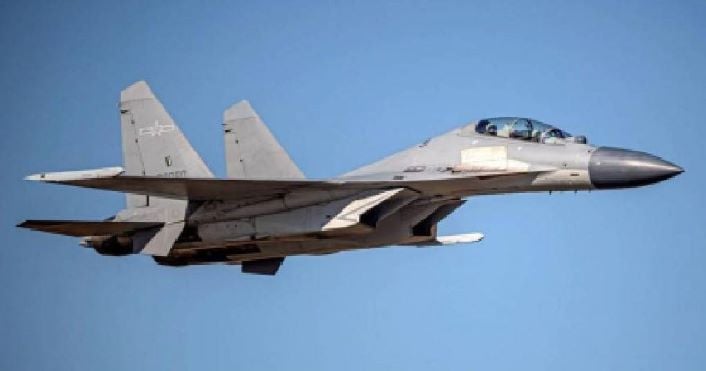 中共解放軍派29機艦擾台。圖為中共殲-16戰機資料照