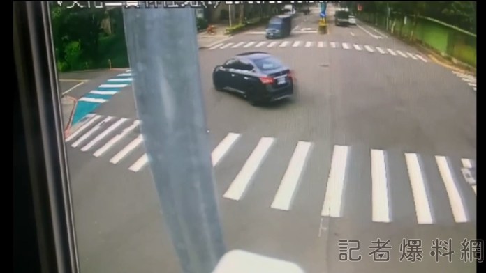藝人陳仙梅遇車禍 驚悚瞬間「眼睜睜看著它撞過來」 78 214F | 藝文娛樂 藝文娛樂 記者爆料網