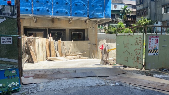 快訊/三重男陳屍工地水溝 遺體發黑腫脹身分難辨 63 411 17 | 社會 社會 記者爆料網