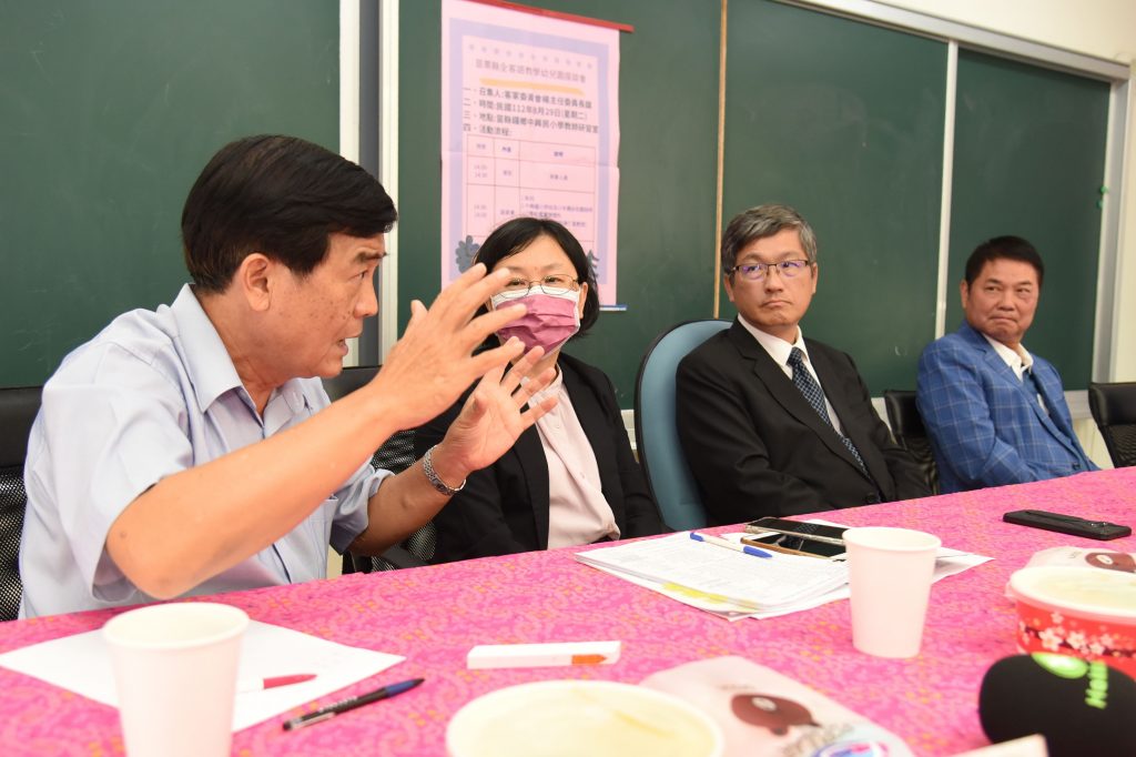 屏東大學教授陳仁富大讚苗縣對客語教學的努力。(圖/苗栗縣政府提供)