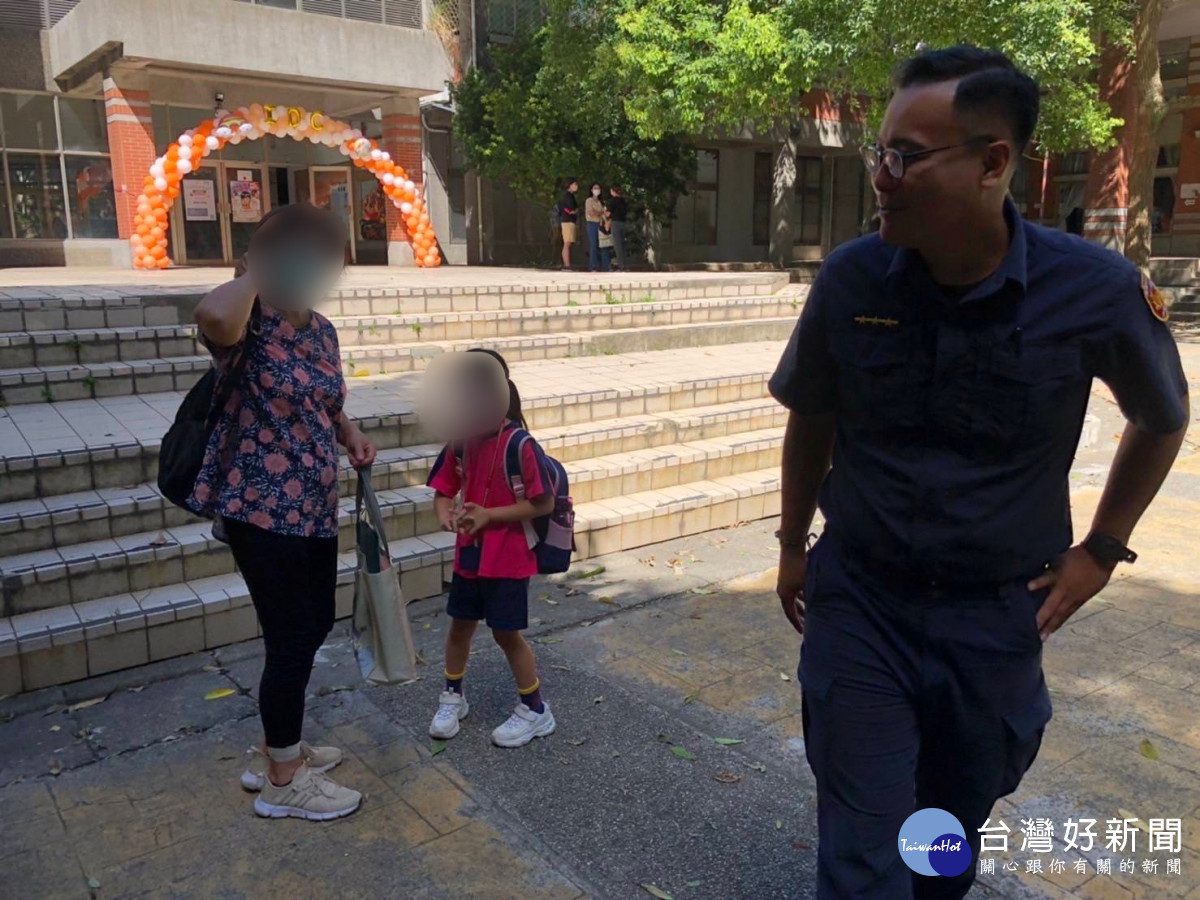 阿嬤帶孫上學送錯學校,楊梅警啟動「護童專案」送回原校。