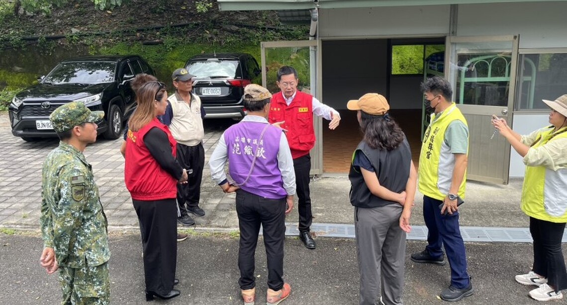 強颱蘇拉來襲 高市府秘書長郭添貴赴茂林區視察病患安置情形