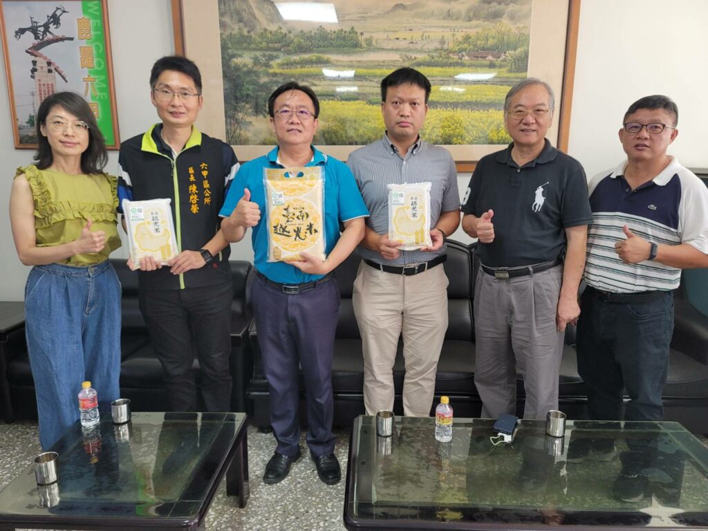 六甲區以固碳減排的生產模式,增進水稻碳匯量手段,期對農民開創另一「碳金」收益。圖/台南六甲區農會