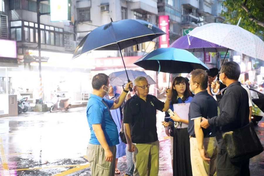 介壽國中學生過斑馬線遭撞飛 許淑華協助改善周遭交通 258 介壽國中學生過斑馬線遭撞飛 許淑華協助改善周遭交通 257