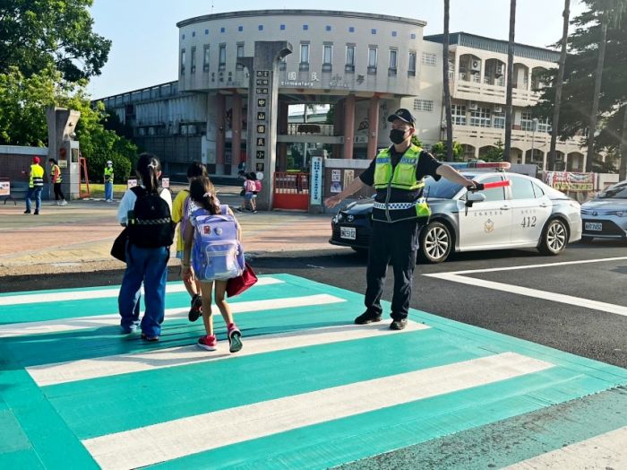 西螺警啟動護童 溫馨守護學童安全