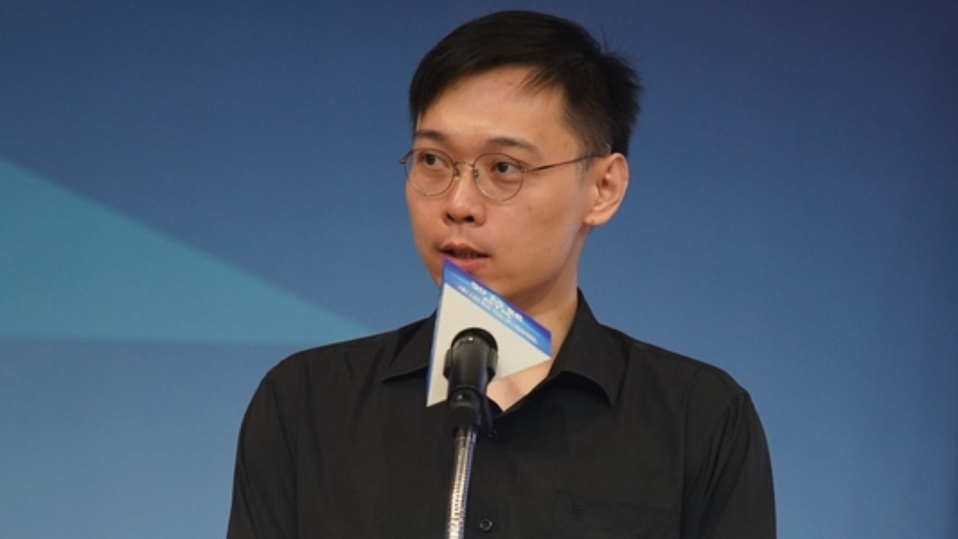 黃士修31日表示,侯友宜曾在郭台銘家大廳,與郭會面,但沒人談政治。中央社