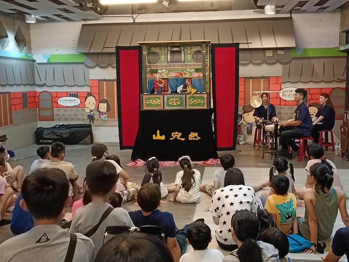 漾新聞|美濃客文館客語布袋戲《武松打虎》掌中乾坤趣味登場