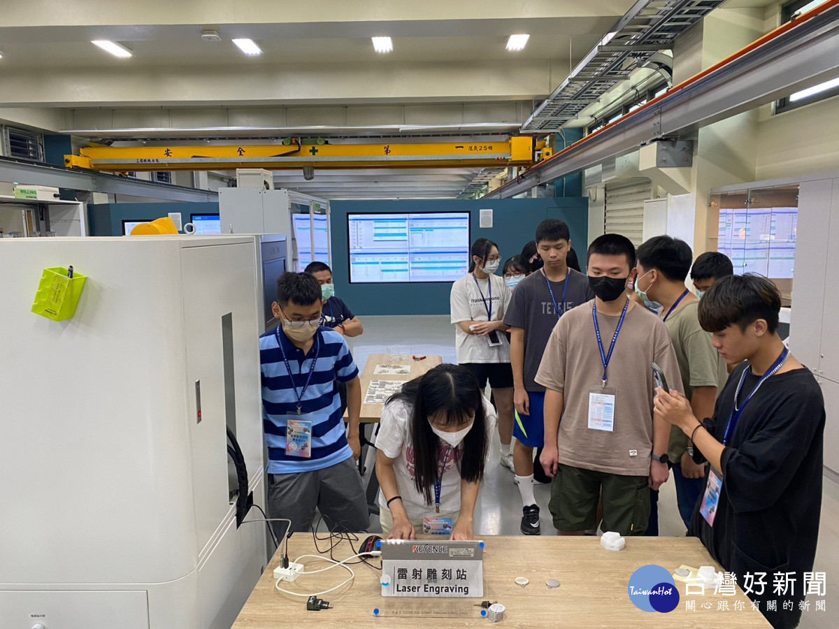 客製化雷射雕刻站,體驗親手製作的樂趣、展現獨一無二的手作品。