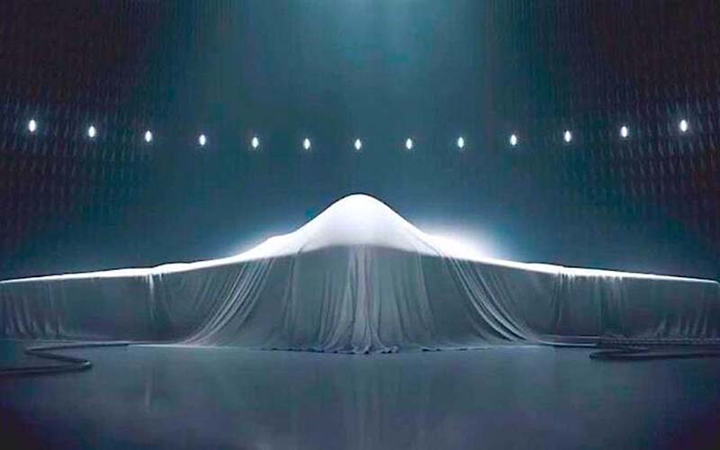 研製轟20的西安飛機工業集團在宣傳片「大國起飛」片尾留下的新戰機身影。圖/取自西安飛機工業集團官網