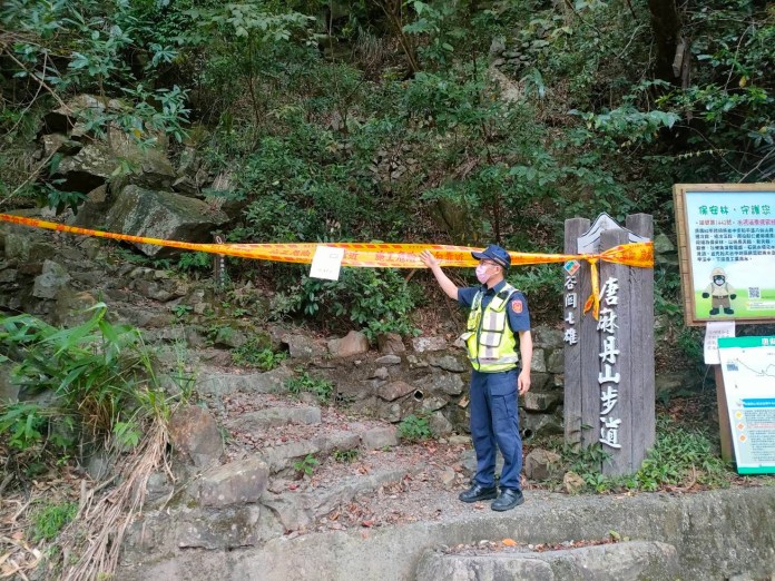 中颱海葵來勢洶洶 和平警勸離山區遊客盡速下山 54 S 27729955 0 | 生活 生活 記者爆料網