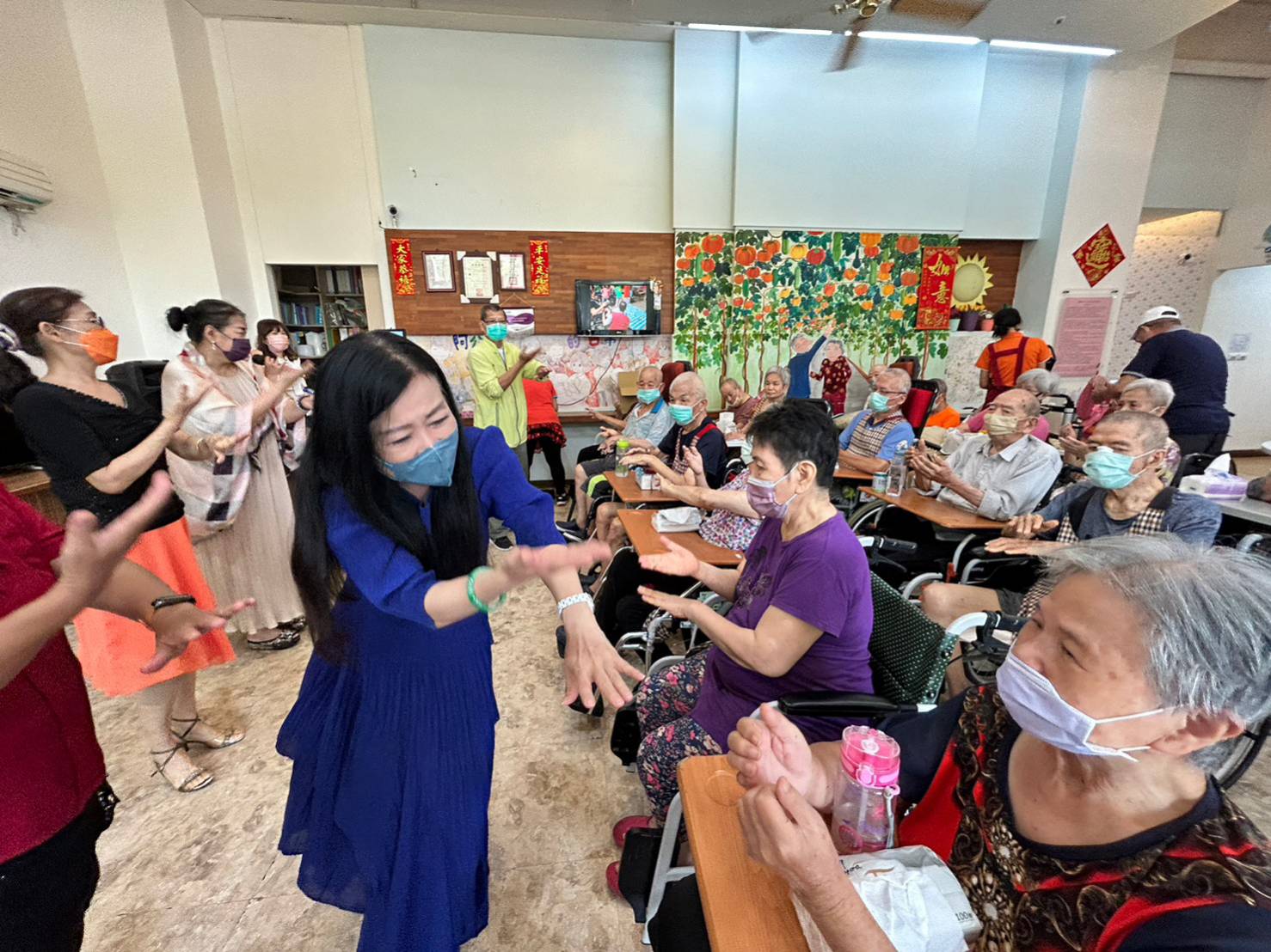 我們的人生很有價值? 快樂歌聲社465場公益服務 我們的人生很有價值? 快樂歌聲社465場公益服務