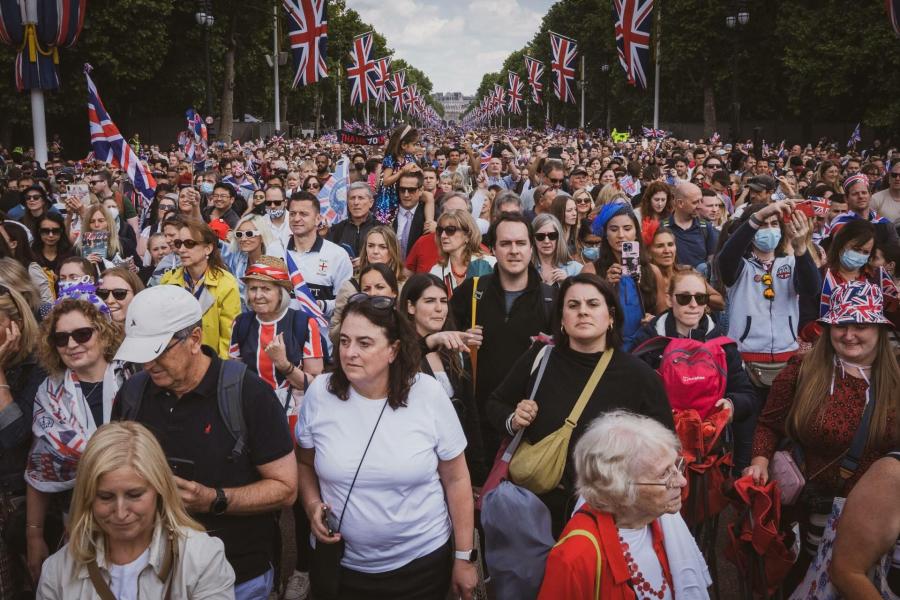 【臺灣調查網】全球民調/英國 怕重蹈覆轍?雖對查爾斯無好感 英人卻也不覺君主制當廢 214 New Project - 2023-08-29T142122.593