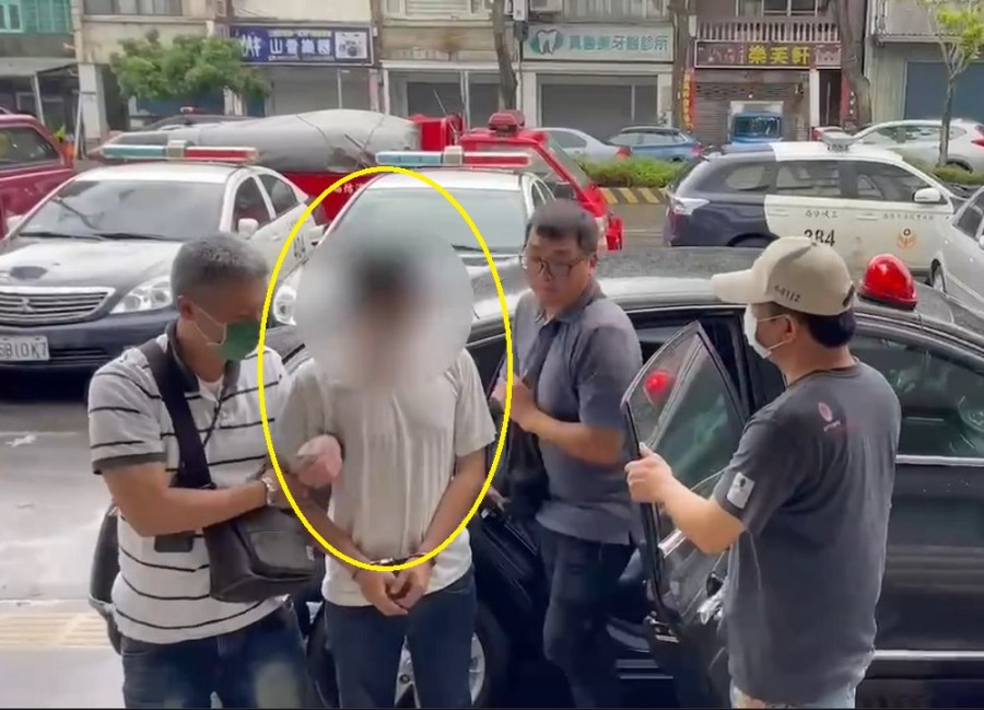 通緝犯遇臨檢加速衝撞員警 柔道技護身倒法警滾引擎蓋保命 210 cnews204230903a02